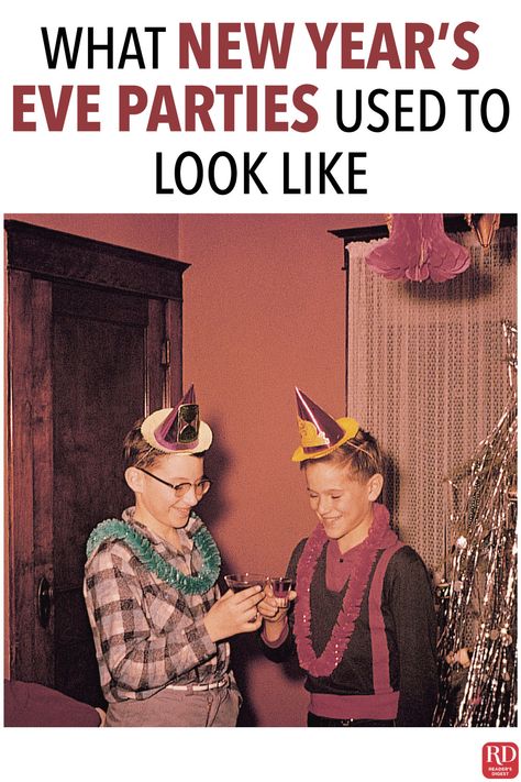 What New Year’s Eve Parties Used to Look Like More Than 50 Years Ago — These vintage photos show how people rang in the New Year from the 1920s through the 1960s. #NewYearsEve #VintagePhotos #Photos #OldPhotos #Photography #NewYears #NewYearsEveParty #Parties #NewYearsParty New Years Eve Vintage, Retro New Years Eve Party, Vintage New Years Eve, Celebrate January, Happy 2023, Party Fail, Celebration Around The World, New Year's Eve Party, Blind Dates