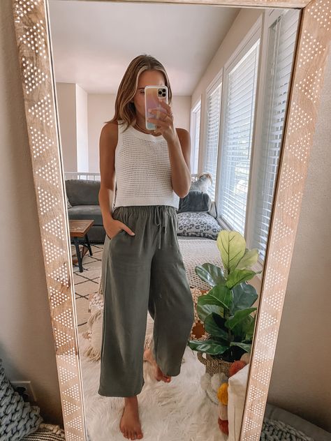 Europe Mom Outfits, Friend Lunch Date Outfit, Summer Drinks Outfit Evening, Outfit Ideas Boho Casual, Outfits For Stay At Home Moms, Mom Boho Style, Casual Cool Weather Outfits, Warm Weather Casual Outfits, Summer 2024 Mom Outfits