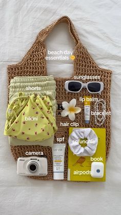 https://pin.it/4EU7TWrlE Beach Items Aesthetic, Phuket Packing List, Beach Airport Outfit, Vacation Packing List Beach, Tropical Packing List, Packing For Hawaii, Pool Bag Essentials, Trip Necessities, Beach Trip Packing List