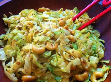 Cashew Cabbage, Resep Salad, God Mat, Cabbage Recipes, Idee Pasto Sano, Diet Keto, Veggie Dishes, Okra, Vegetable Side Dishes