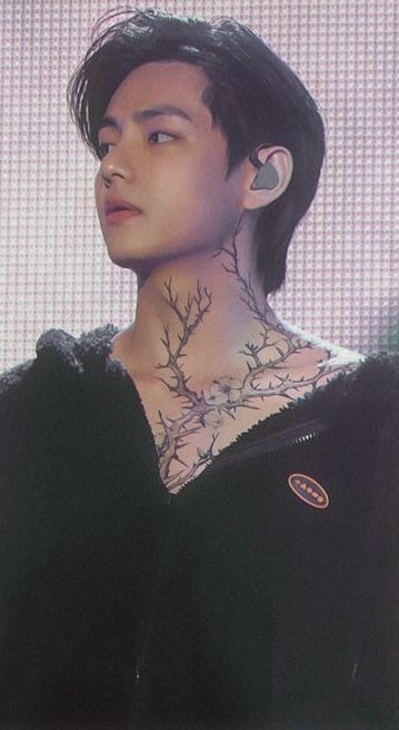 V Icon, Side Neck Tattoo, Bts Kim Taehyung, Bts Tattoos, Bts Wallpaper Lyrics, Bts Kim, Taehyung Funny, Kim Taehyung Funny, Bts Jimin Funny