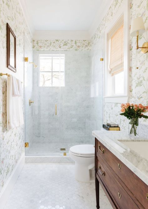 Home Decorating Styles, Bathroom Aesthetics, Dream Dream, Pretty Bathrooms, Decorating Styles, Home Decor Unique, Girls Bathroom, Upstairs Bathrooms, Elegant Bathroom