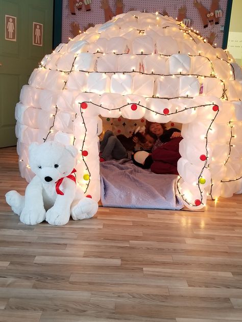 The IGLOO – Scholars in Training Preschool Blog Preschool Igloo Dramatic Play, Igloo For Preschool, Milk Jug Igloo Instructions, Diy Grotto Christmas, Igloo Dramatic Play, Igloo Decor, Winter Dramatic Play, Marshmallow Igloo, Christmas Grotto Ideas