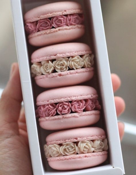 Love these Sereal Sarapan, Kue Macaroon, Macaron Cookies, Macaroon Recipes, Macaron Recipe, Fancy Desserts, Cute Desserts, Sugar Rush, Macaroons