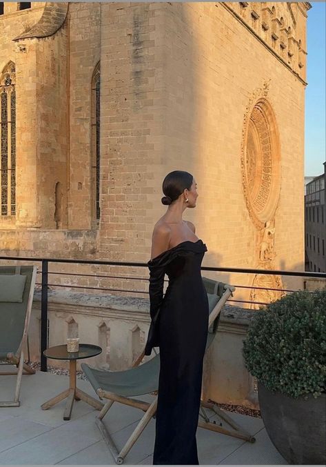 European Wedding Guest Dress, Italian Wedding Guest Dress, Black Wedding Guest Dresses, Black Tie Wedding Guest Dress, 2024 Manifestation, Evening Look, Black Tie Wedding Guests, 2024 Outfits, Fashion Vibes