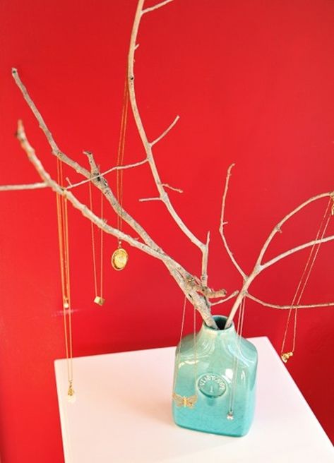 Jewelry Tree Diy, Painted Branches, Diy Jewelry Display, Jewelry Organizer Storage, Jewelry Displays, Jewelry Organizer Diy, Diy Origami, Jewelry Organizer Box, Jewelry Tree