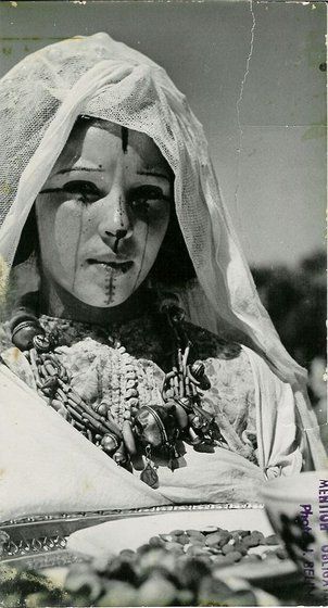 Old Photo of Berber Woman Berber Tattoo, French Tattoo, Facial Tattoos, Intricate Tattoo, Face Tattoos, Face Tattoo, Libya, North Africa, Tunisia