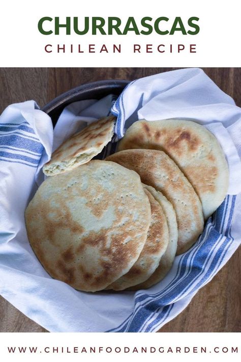 6 churrascas over a kitchen towel. Chilean Bread Recipe, Stovetop Bread, Chilean Food, South American Recipes, Chilean Recipes, Simple Sandwiches, Garden Recipes, Food Garden, Ham And Cheese