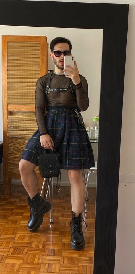 Berlin Queer Fashion, Queer Street Fashion, Fem Nonbinary Fashion, Men In Skirts Punk, Euphoria Outfits Male, Alt Queer Fashion, Queer Festival Outfit, Male Feminine Fashion, Fem Men Fashion