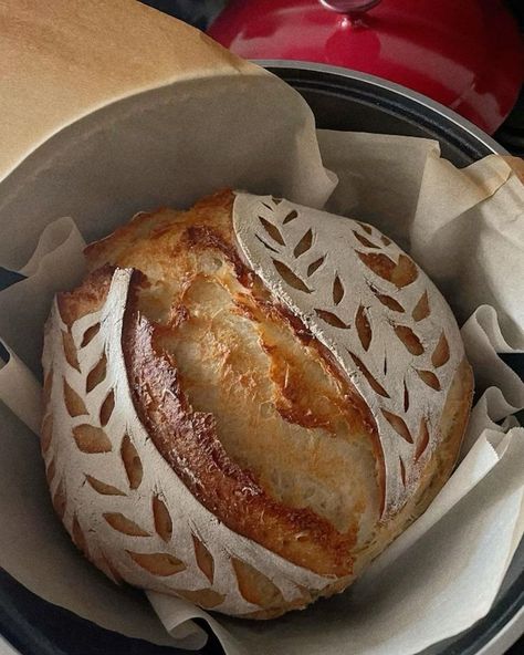 Wishen Board, Sourdough Bread Scoring, Bread Scoring, Aesthetic Plants, Herb Bread, Homemade Sourdough Bread, Cottage Aesthetic, Sourdough Baking, Bakery Recipes