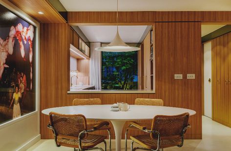 Canyon House, Saarinen Tulip Table, Joinery Design, London Townhouse, Textured Carpet, Midcentury Home, House Studio, Style Makeover, Hall Design