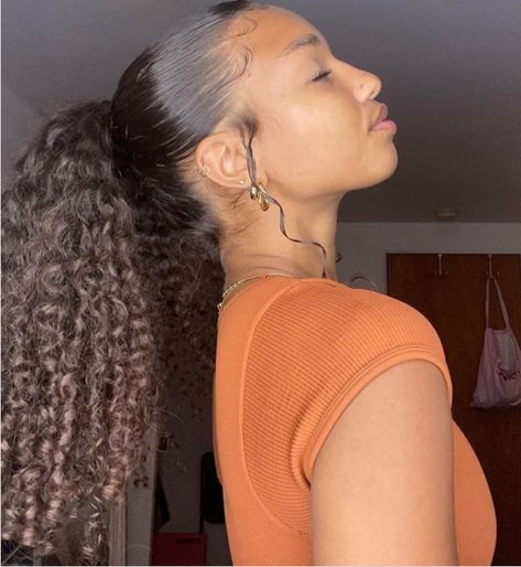 Fluff & Flow Curly Weave Ponytail Naturally Curly Ponytail Hairstyles, Loose Ponytail Curly Hair, Naturally Curly Ponytail, Curly Weave Ponytail, Curly High Ponytail, Weave Ponytail Styles, Ponytail Curly Hair, High Curly Ponytail, Ponytail Curly