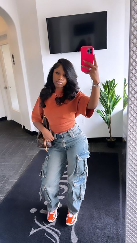 Zara Outfits Black Women, Cargo Jean Outfits, First Day Of Class Outfit College, Cute Casual Outfits Black Women, Fly Outfit, Cute Comfy Outfits, Streetwear Fashion Women, Cute Swag Outfits