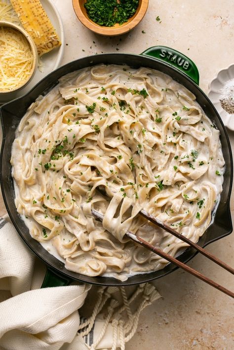 Cottage Cheese Alfredo Sauce, Cottage Cheese Alfredo, Healthy Alfredo Sauce Recipe, Cheese Alfredo Sauce, No Heavy Cream, Fennel Pasta, Cottage Cheese Pasta, High Protein Gluten Free, Pasta Substitute