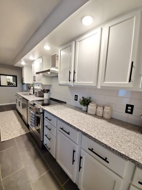 Budget Friendly Kitchen Remodel, White Kitchen Makeover, Black Kitchen Countertops, Kitchen Decor Styles, Small White Kitchens, Budget Kitchen Makeover, Grey Kitchen Designs, Gray And White Kitchen, White Kitchen Design