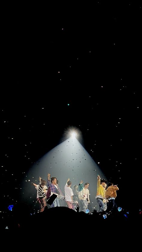 Treasure Aesthetic Wallpaper, Treasure Lyrics, Treasure Aesthetic, Aesthetic Wallpaper Lockscreen, Treasure Yg, Daisy Wallpaper, Concert Aesthetic, Treasure Planet, Boy Idols