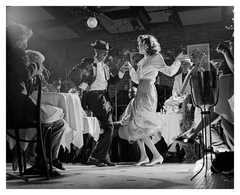 1920s Jazz, Public Enemies, Arte Jazz, Julie London, Jazz Bar, Lindy Hop, Swing Dancing, Clubbing Aesthetic, Shall We Dance