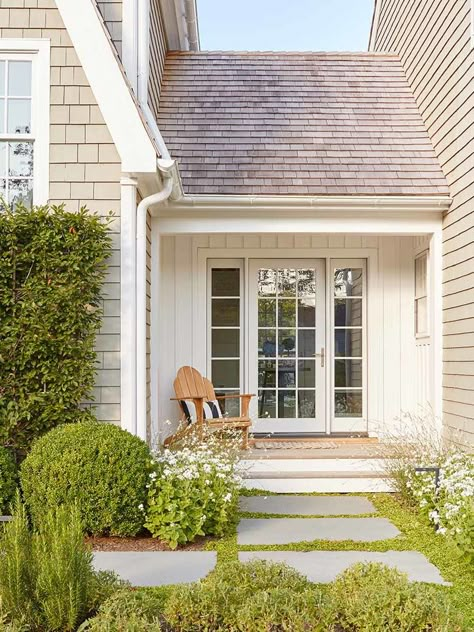 Design Hall, Hall Decoration, Exterior Inspiration, Foyer Design, Entrance Design, Beach Bungalows, Hamptons House, Home Decor Ideas Bedroom, Coastal Farmhouse