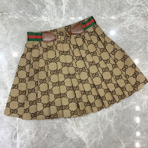 Ootd Korean Style, Gucci Skirt, Gucci Dress, Gucci Outfits, Kids Fashion Clothes, Luxury Women Fashion, Glam Dresses, Fashion Design Clothes