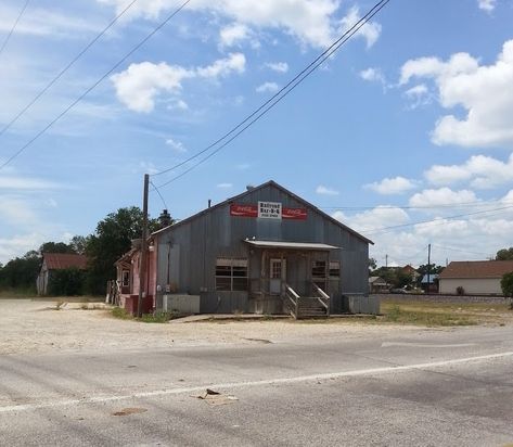 The old Rail Road BBQ in Kyle Texas. Since this pic was taken the new owner did a huge remodel. Kyle Texas, Rail Road, Central Texas, 16th Century, The Old, Shed, Old Things, Texas, Outdoor Structures