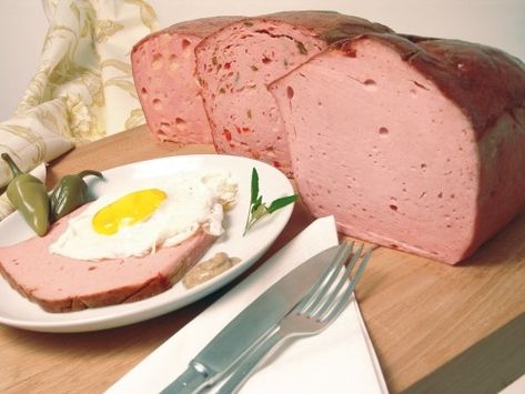 Literally translated, Leberkäse means "liver cheese" in German, even though in Bavaria it does not contain any liver or cheese at all. Leberkäse is a spec Deli Meat Recipes, German Meat, Sausage Making Recipes, German Food Authentic, Bavarian Recipes, Homemade Sausage Recipes, German Culture, Luncheon Meat, Austrian Recipes