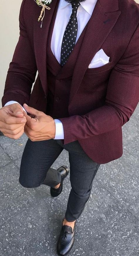 Here how men should dress for school or college farewell Men Prom, Work Attire Women, A Man In A Suit, Blazer Outfits Men, Man In A Suit, Farewell Party, Slim Fit Suit Men, Formal Men Outfit, Suits Prom