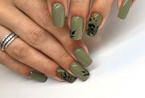 Army Green Nails Short, Jungle Green Nails, Army Green Nails, Jungle Nails, Khaki Nails, Sliver Nails, Jungle Leaves, Green Nail Designs, Black Nail Designs