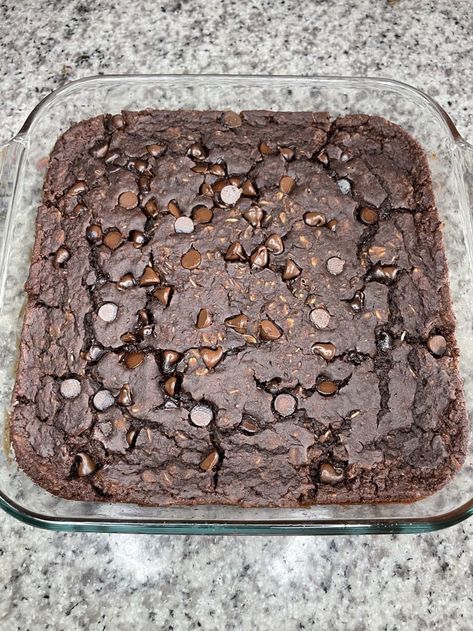 I Tried Vegan Brownie Baked Oatmeal Brownie Oatmeal Bake, Oatmeal Bakes, Brownie Baked Oatmeal, Brownies Healthy, Oatmeal How To Make, Brownie Pudding, Vegan Brownies Recipe, Vegan Brownies, Bread Breakfast