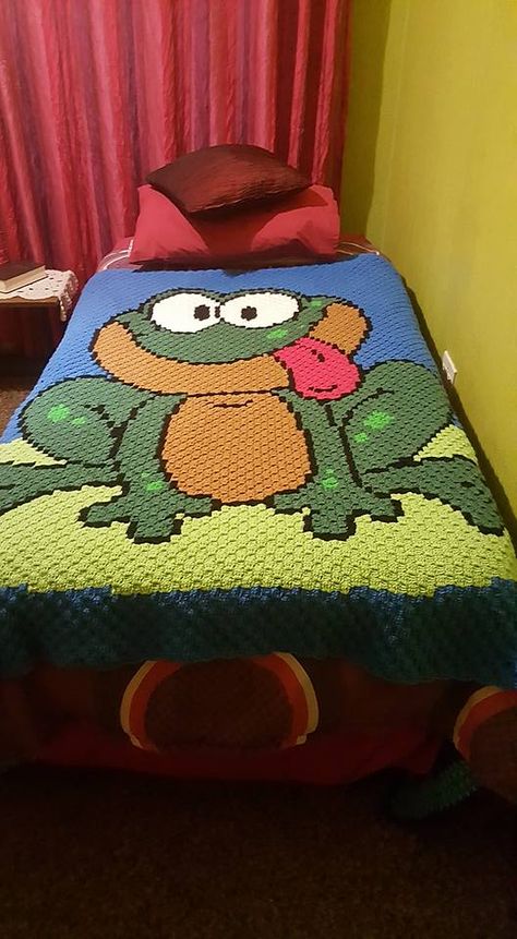 Crochet Frog Rug Pattern, Frog Crochet Blanket, Crochet Frog Blanket Pattern Free, Crochet Frog Blanket, Frog Blanket, Cross Stitch Plastic Canvas, Two Magic Pixels, Cross Stitch Graph, C2c Patterns