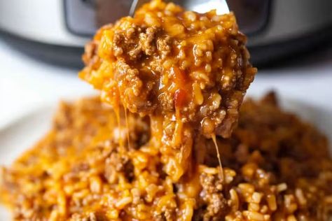 Instant Pot Cheesy Taco Ground Beef and Rice Recipe | CookesRecipes Ground Beef Cheese Dip, Taco Ground Beef And Rice, Taco Ground Beef, Heinz Chili Sauce, Ground Beef And Rice, Gluten Free Tacos, Taco Rice, Cheesy Rice, Black Bean Salsa