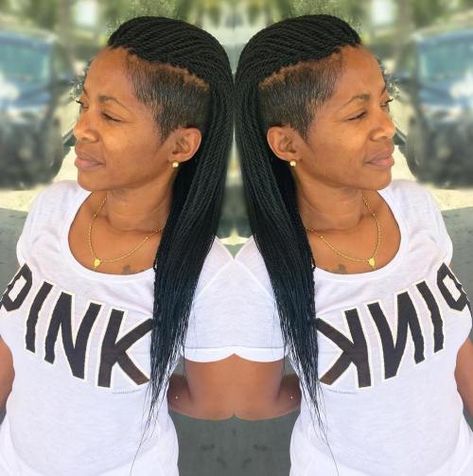 Senegalese Twists With Undershave Shaved Side, Braids With Shaved Sides, Senegalese Twist Hairstyles, Mohawk Styles, Senegalese Twists, Best Short Hairstyles, Shaved Side Hairstyles, Shaved Hair Designs, Mohawks