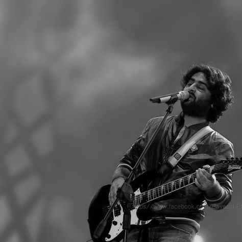 Spotify Playlist Covers Arijit Singh, Arijit Singh Concert Aesthetic, Arijit Singh Black And White Photo, Arijit Singh Pic, Arijit Singh Wallpaper, Arjit Singh Wallpapers, Arijit Singh Photos, Arjit Singh Photos, Arijit Singh Hd Wallpaper