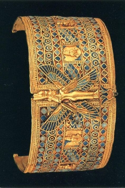 Egyptian Jewelry Ancient, Ancient Egypt Aesthetic, Egyptian Inspired Jewelry, Cairo Museum, Ancient Egypt Fashion, Egyptian Accessories, Egyptian Bracelet, Egypt Aesthetic, Egiptul Antic