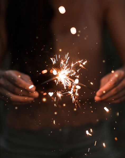 5 Spells to Help You Keep Your New Year's Resolutions Sparkler Pictures, Sparkler Photography, Elemental Magic, Invest Money, Fire Works, Water Element, Download Free Images, New Years Resolution, Hd Photos