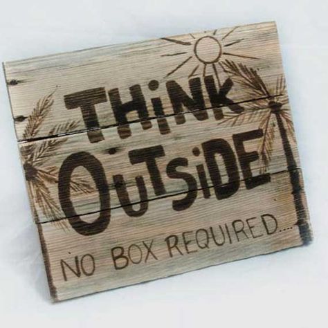 Garden Quotes Signs, Strand Decor, Funny Garden Signs, Patio Signs, Garden Quotes, Diy Wood Signs, Service Learning, Sign Display, Pallet Signs