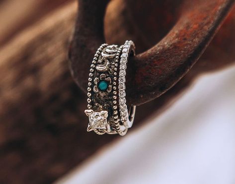 Western Engagement Rings Turquoise Wedding Bands, Western Turquoise Wedding Ring, Western Engagement Rings Turquoise, Western Style Engagement Rings, Western Promise Rings, Engagement Rings Western, Western Rings Engagement, Western Engagement Ring, Wedding Rings Country