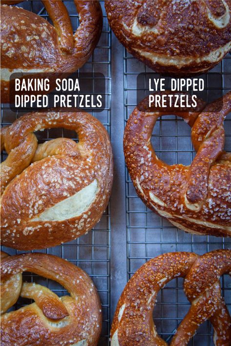 American style soft pretzels dipped in baking soda on the left compared to Bavarian style pretzels dipped in lye on the right. Hot Pretzels, Pretzels Dipped, German Pretzels, German Pastries, Bagel Dip, Bavarian Pretzel, Bread Head, Food Authentic, German Food Authentic