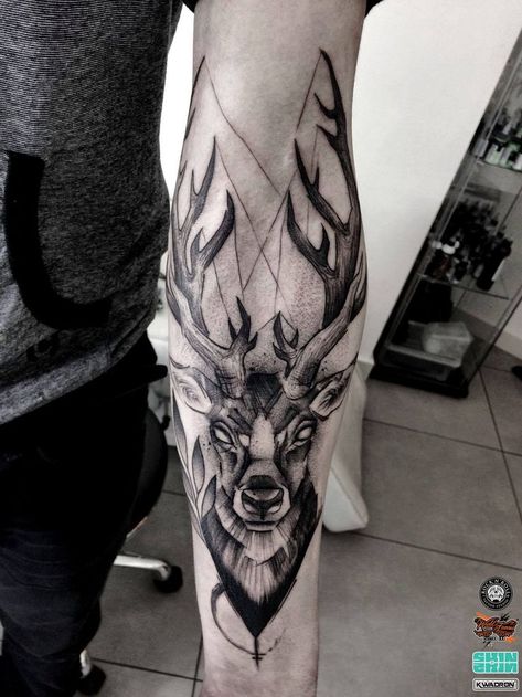 Geometric Elk Tattoo, Stag Tattoo Design, Deer Tattoos, Simbols Tattoo, Natur Tattoo Arm, John Rankin, Elk Tattoo, Deer Tattoo Designs, Moose Tattoo