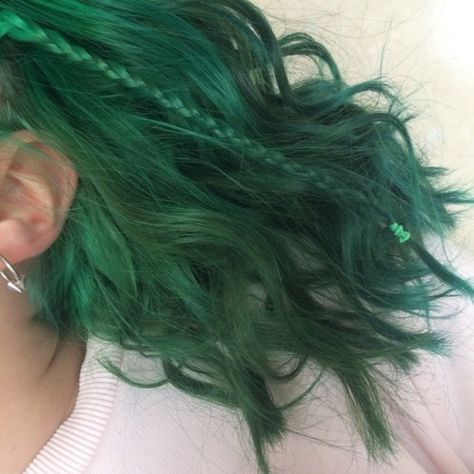 Dark Teal Hair, Dark Green Hair, Dyed Hair Inspiration, Scene Hair, Dye My Hair, Hair Dye Colors, Hair Inspo Color, Cool Hair Color, Green Hair