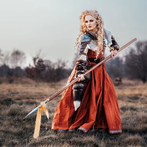 Maiden Aesthetic, Viking Aesthetic, Viking Cosplay, Classic Portraits, Fairytale Fashion, Fairytale Photography, Shield Maiden, Shoulder Armor, Aesthetic Red