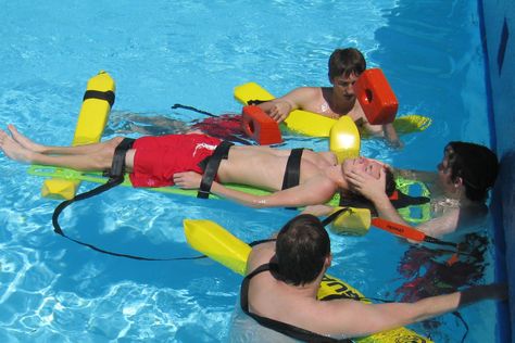 lifeguard training | Lifeguard training class demonstrations Life Guard Aesthetic, Lifeguard Aesthetic, Wilderness First Aid, Beach Lifeguard, Pool Life, Halloween Stories, Staff Training, Safety Training, American Red Cross