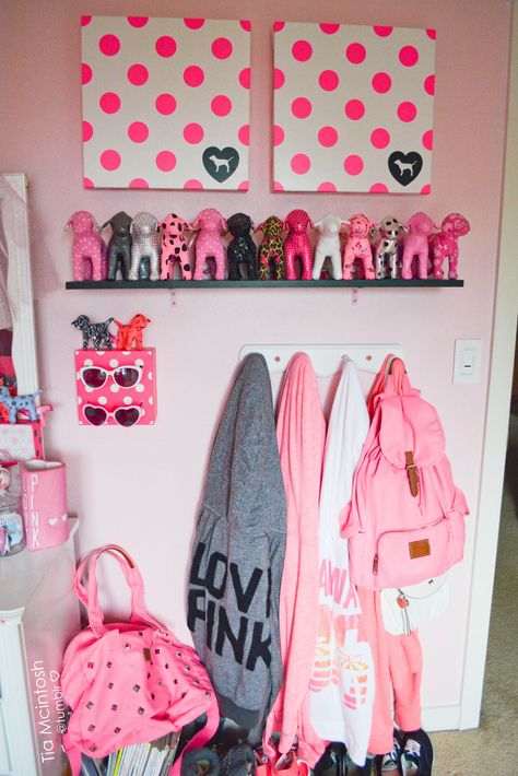 Victoria Secret Bedroom, Pink Outfits Victoria Secret, Pink Room Decor, Pink Bedrooms, Girl Bedroom Designs, Secret Rooms, Girl Bedroom Decor, Pink Bedroom, Pink Room