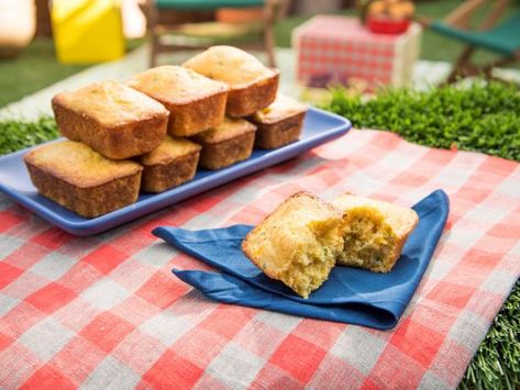 Get Sunny's Easy Peachy Jalapeno Cornbread Recipe from Food Network. Use an organic cornbread mix. Jalapeno Cornbread Recipe, Sunny Anderson, The Kitchen Food Network, Jalapeño Cornbread, Chili Lime Seasoning, Cornbread Muffins, Cornbread Recipe, Cornbread Mix, Side Dish Recipes Easy