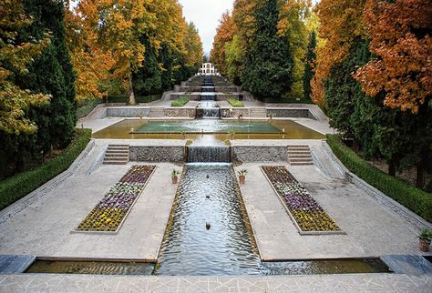 Persian Gardens, A Masterpiece of Art and Architecture of Ancient Iran | To Iran Tour Atlanta Mansions, Ancient Persian Architecture, Ancient Iran, City Hall Architecture, Landscaping A Slope, Iranian Architecture, Persian Architecture, Persian Garden, Famous Gardens