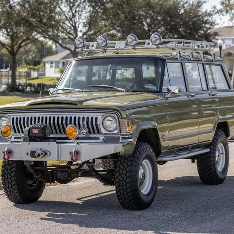 Vintage Jeep Wagoneer, His And Hers Cars, Wagoneer Jeep, Classic 4x4, Cj Jeep, Vintage Jeep, Grand Wagoneer, Jeep Yj, 4x4 Truck