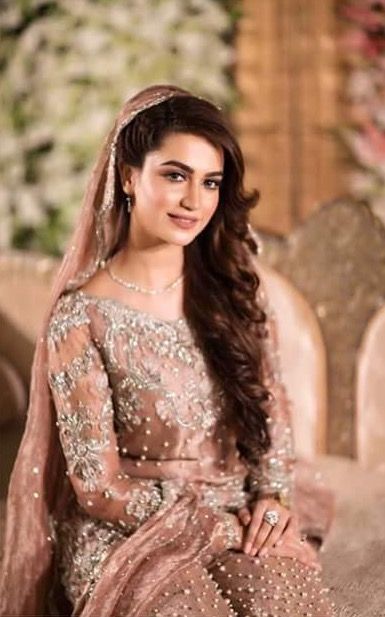 Simple Pakistani Bride, Nikah Dresses, Engagement Dress For Bride, Pakistan Wedding, Desi Wedding Dresses, Engagement Bride, Bridal Dresses Pakistan, Pakistani Bridal Dresses, Asian Bridal