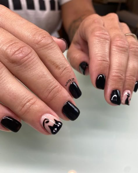 Nailed.It. by Isabelle on Instagram: "It's the cat's meow 🐈‍⬛ #cats #catnails #spookyseason #spookynails #blackcat #blackcatnails #Halloween #handpaintednailart #halloweennailart" Black Cat Nail Art Designs, Black Gel Manicure Short, Halloween Cat Nails Designs, Black Cat Nails Halloween, Halloween Black Cat Nails, Cat Nails Short, Black Cat Halloween Nails, Cat Themed Nails, Halloween Nails Black Cat