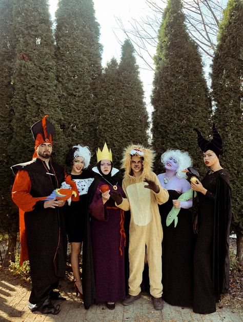 Disney Villains Group Halloween Costumes, Big Family Group Costumes, Halloween Costumes Group Of 4 Family, Incredible Family Halloween Costume, Family Villain Costumes, Disney Villians Halloween Costumes, Disney Villain Group Costume, Disney Villans Halloween Costumes, Big Group Costume Ideas Funny