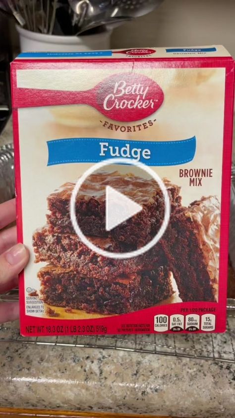 Tik Tok Brownies, Brownie Box Mix Hacks, Boxed Brownie Hacks, Brownie Video, Brownie Hacks, Brownie Mix Recipes, Cake Mix Brownies, Chocolate Chunk Brownies, Sunny Anderson