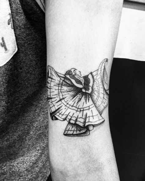 Mexican Dancer Tattoo, Folklorico Tattoo Ideas, Mexico Tattoo Ideas Mexican Art, Fine Line Mexican Tattoo, Tarahumara Tattoo, Mexico Inspired Tattoos For Women, Nicaraguan Tattoo, Oaxaca Tattoo Ideas, Spaniard Tattoo